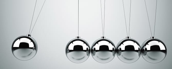 Newton's Cradle 000014532393 670x270
